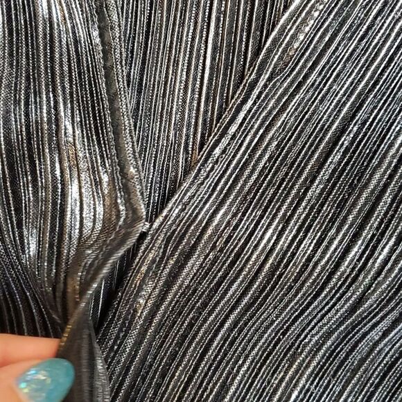 ASTR The Label Primadonna Surplice Shiny Black Crop Blouse - Picture 3 of 7